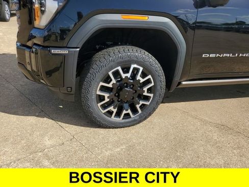 New 2025 GMC Sierra 2500 Denali Ultimate image 4