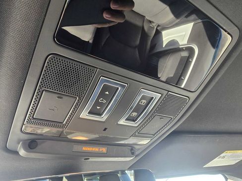 Used 2023 Land Rover Defender 90 X-Dynamic SE image 28