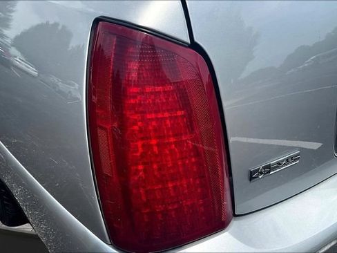 Used 2005 Cadillac De Ville w/ Limited Edition Package FWD image 22