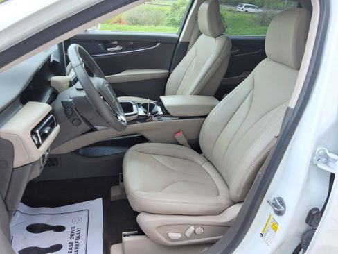 Used 2022 Lincoln Nautilus AWD w/ Premium Package image 27
