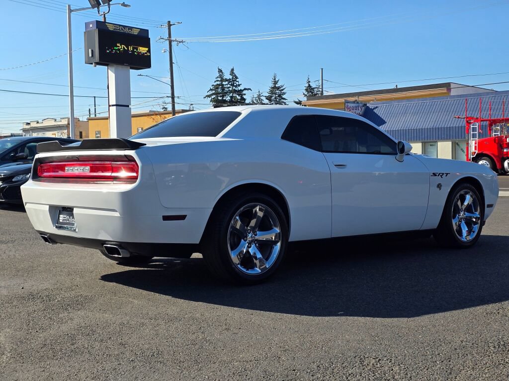 Used 2014 Dodge Challenger R/T RWD image 6