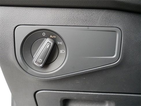 Certified 2023 Volkswagen Tiguan SE R-Line image 24