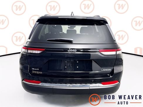 Used 2023 Jeep Grand Cherokee Laredo AWD/4WD image 7