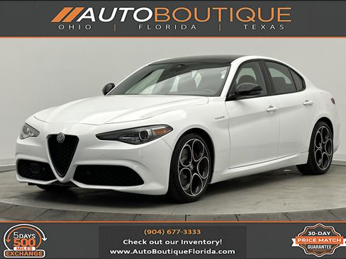Used 2022 Alfa Romeo Giulia Veloce image 1