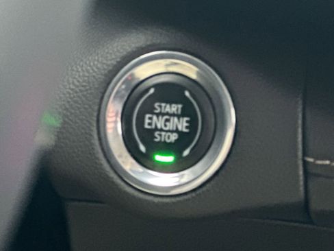 Certified 2023 Buick Envision Avenir image 16