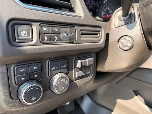 Used 2021 Chevrolet Tahoe Z71 w/ Z71 Off-Road Package AWD/4WD image 27