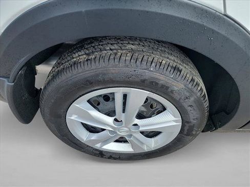 Used 2025 Nissan Kicks Play S image 11