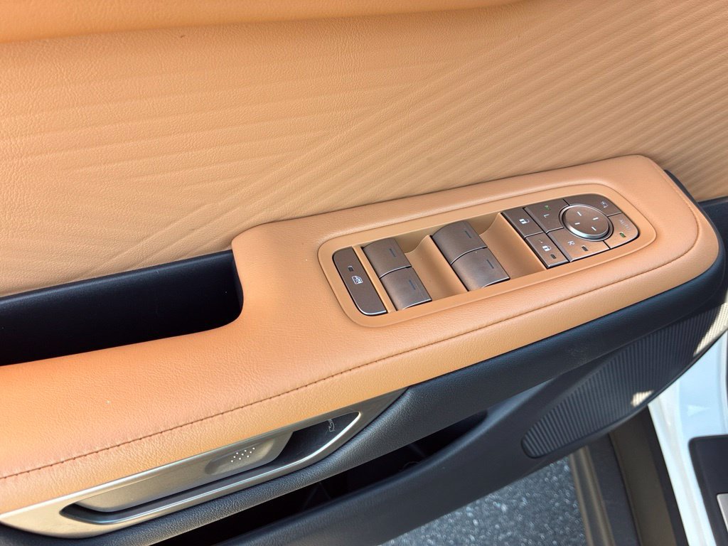 Certified 2026 Lexus ES 350e w/ Convenience Package FWD image 19
