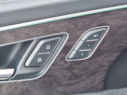 Used 2021 Audi Q8 Prestige w/ Prestige Package image 23