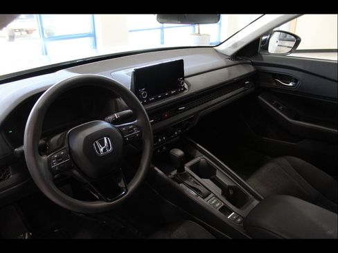 Certified 2025 Honda Accord SE image 13