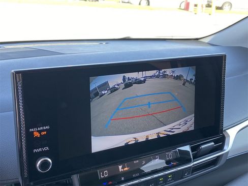 Used 2025 Toyota Sienna XLE image 10