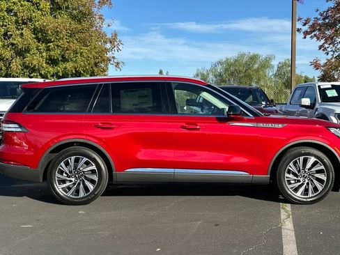 New 2026 Lincoln Aviator Premiere image 8