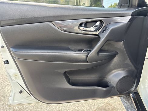 Used 2017 Nissan Rogue S FWD image 10