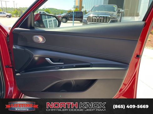 Used 2025 Hyundai Elantra SEL FWD image 29