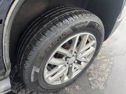 Used 2018 GMC Acadia SLE FWD image 36