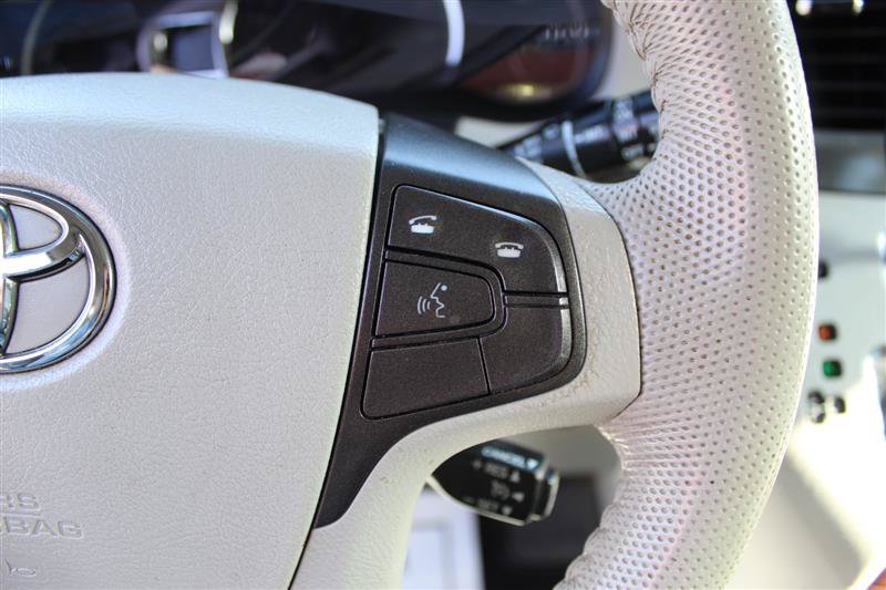 Used 2013 Toyota Sienna XLE w/ Entertainment Pkg FWD image 17