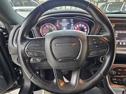 Used 2021 Dodge Challenger SXT RWD image 27