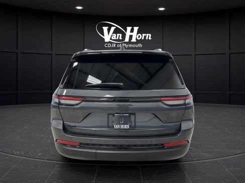 Used 2023 Jeep Grand Cherokee Altitude image 12
