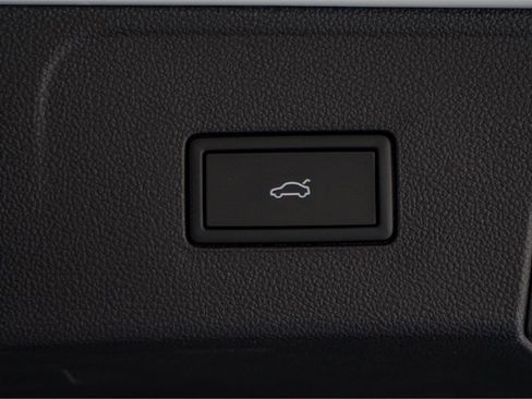 New 2026 Volkswagen Atlas SE image 28