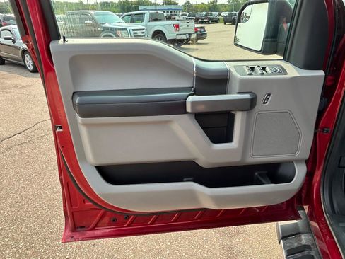 Used 2018 Ford F150 XLT w/ Equipment Group 302A Luxury AWD/4WD image 14