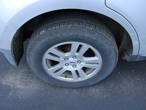 Used 2010 Ford Edge SE FWD image 5