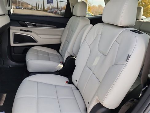 New 2025 Kia Telluride EX w/ EX Captain's Chair Package image 14