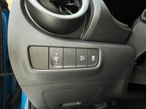 Used 2022 Hyundai Kona Limited AWD/4WD image 31