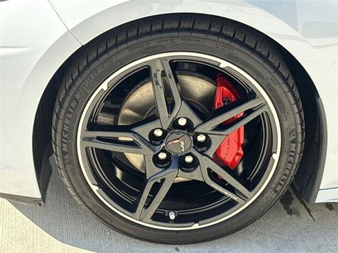 Used 2021 Chevrolet Corvette Stingray Convertible w/ Battery Protection Package image 27