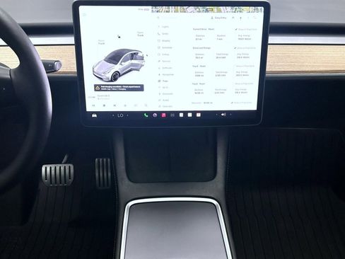 Used 2024 Tesla Model Y Performance image 13