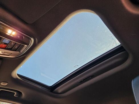 New 2025 Jeep Grand Cherokee Altitude image 19