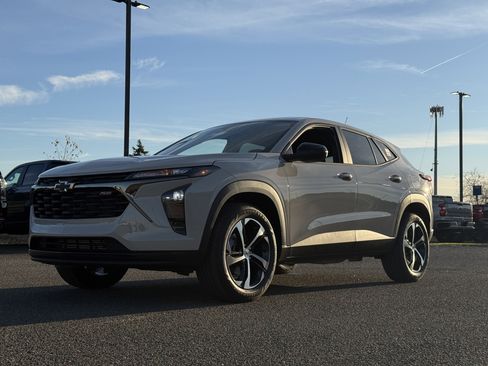 New 2026 Chevrolet Trax RS w/ Sunroof Package image 43