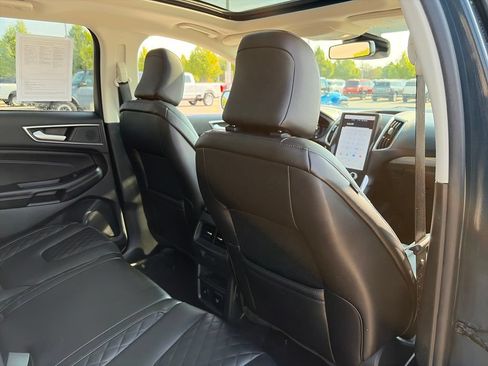 Used 2023 Ford Edge Titanium w/ Equipment Group 301A AWD/4WD image 30