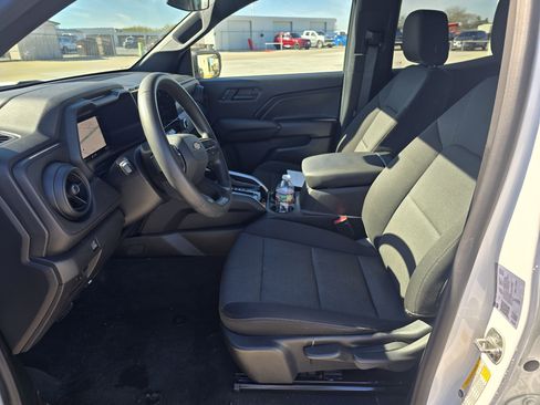 Used 2025 Chevrolet Colorado W/T w/ Advanced Trailering Package image 11