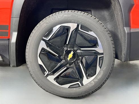 New 2026 Chevrolet Silverado EV LT w/ Premium Package image 33