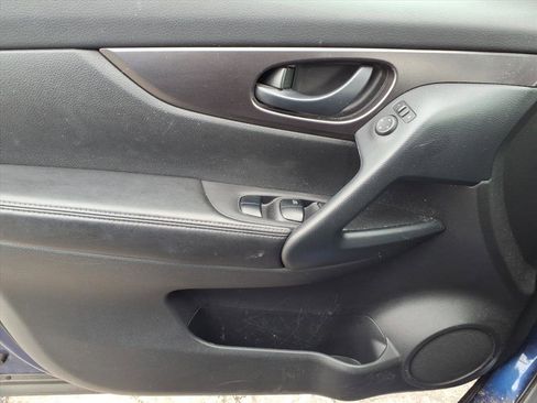 Used 2022 Nissan Rogue Sport S image 24