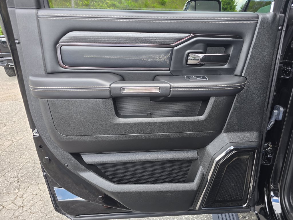 Used 2022 RAM 2500 Limited AWD/4WD image 46