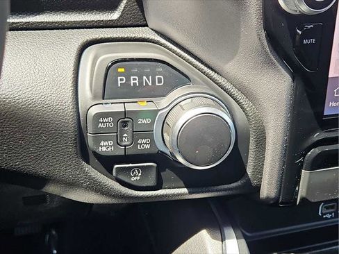 Used 2025 RAM 1500 Big Horn AWD/4WD image 30