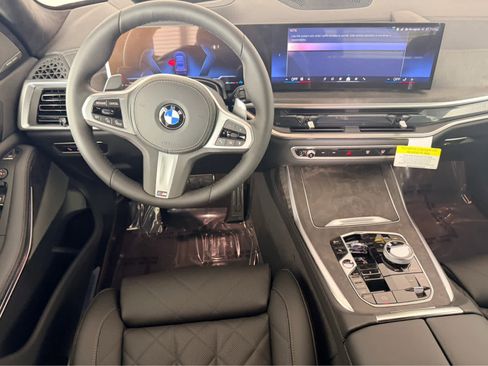New 2026 BMW X7 xDrive40i w/ M Sport Package image 14
