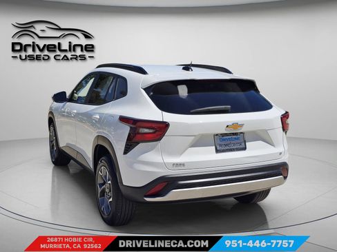 Used 2025 Chevrolet Trax LT image 6