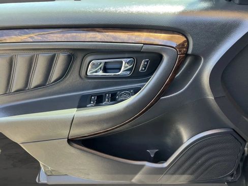 Used 2019 Ford Taurus Limited FWD image 14