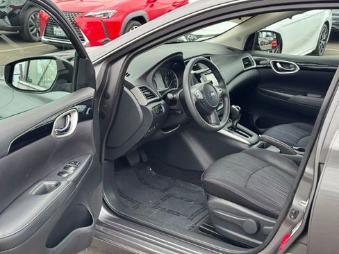 Used 2016 Nissan Sentra SV FWD image 9