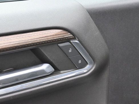 Used 2023 Chevrolet Silverado 1500 LT w/ Z71 Off-Road Package image 10