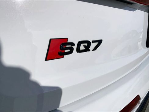 Used 2023 Audi SQ7 Premium Plus w/ Executive Package image 10
