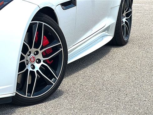 Used 2020 Jaguar F-TYPE Coupe RWD image 3