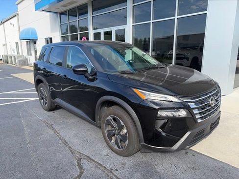 Used 2025 Nissan Rogue SV FWD image 5
