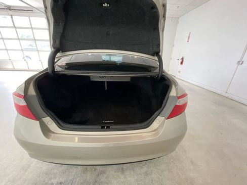 Used 2016 Toyota Camry XLE w/ Moonroof Package FWD image 24