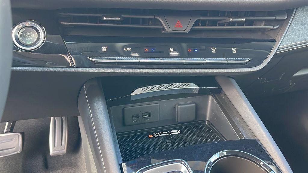 Used 2025 Buick Envision Sport Touring AWD/4WD image 19