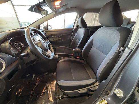 Used 2025 Nissan Versa SV image 32