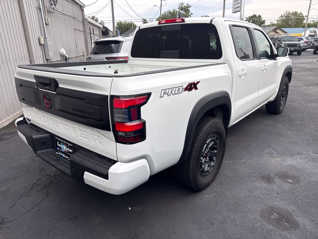 Used 2026 Nissan Frontier PRO-4X AWD/4WD image 4
