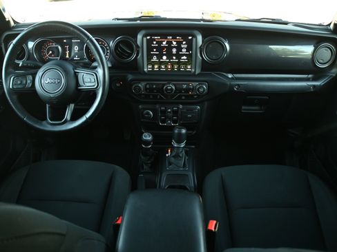 Used 2022 Jeep Gladiator Sport image 3